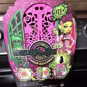 Monster High Garden Mysteries Doll